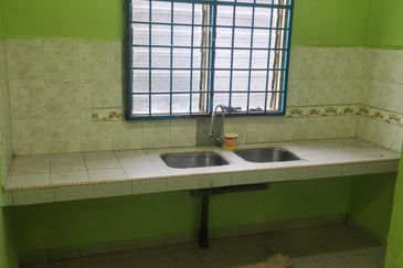 Teres Setingkat Taman Balok Jaya 2