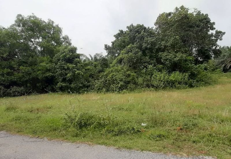 Tanah Lot Banglo Pantai Sepat near to Bandar Kuantan