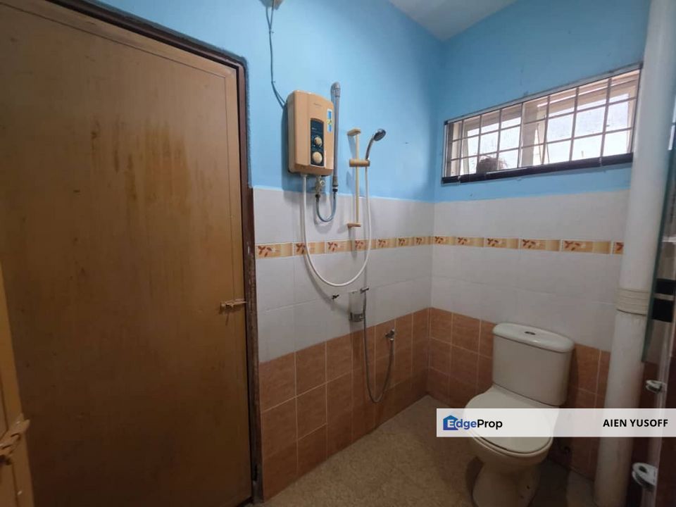 Teres 2 Tingkat Taman Dahlia near to Pekan Sehari, Pahang, Bera