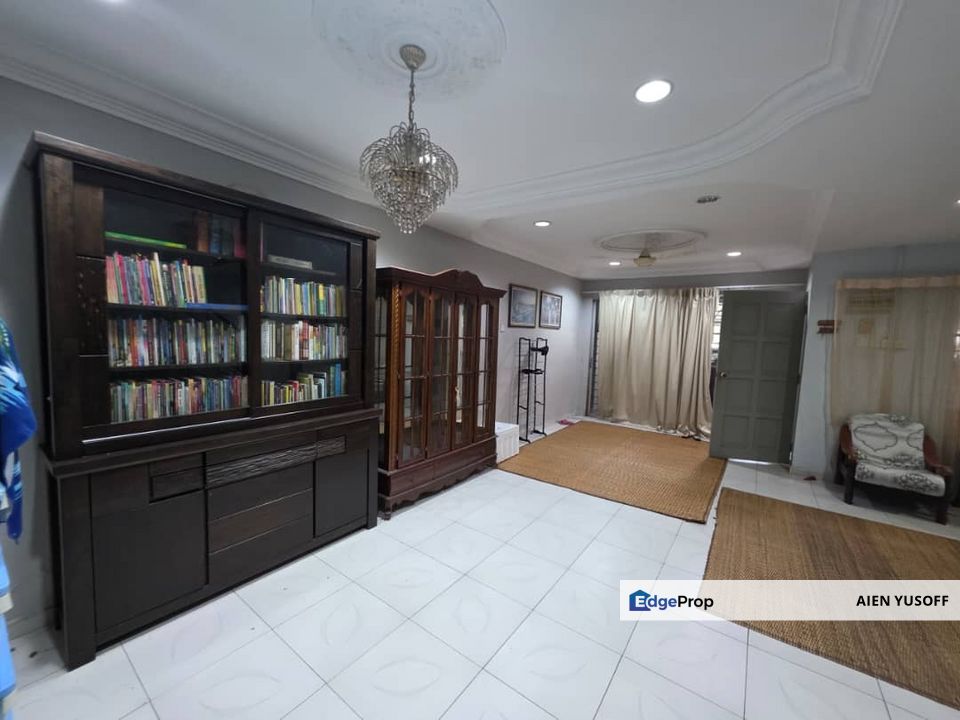 Teres 2 Tingkat Taman Dahlia near to Pekan Sehari, Pahang, Bera