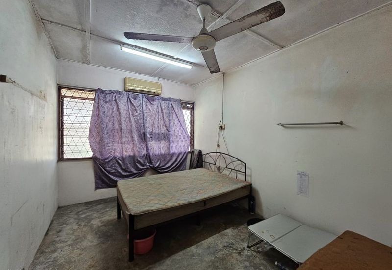 P/LOT 421 TAMAN SATELITE ARMANI