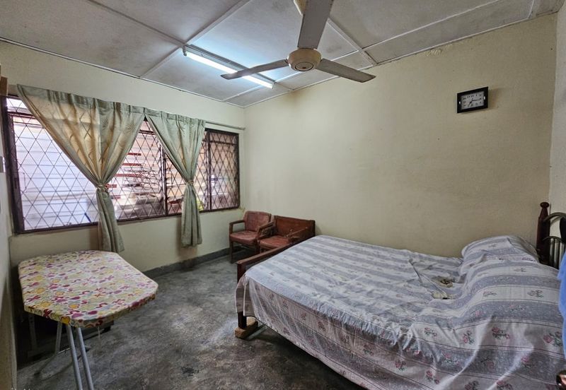 P/LOT 421 TAMAN SATELITE ARMANI