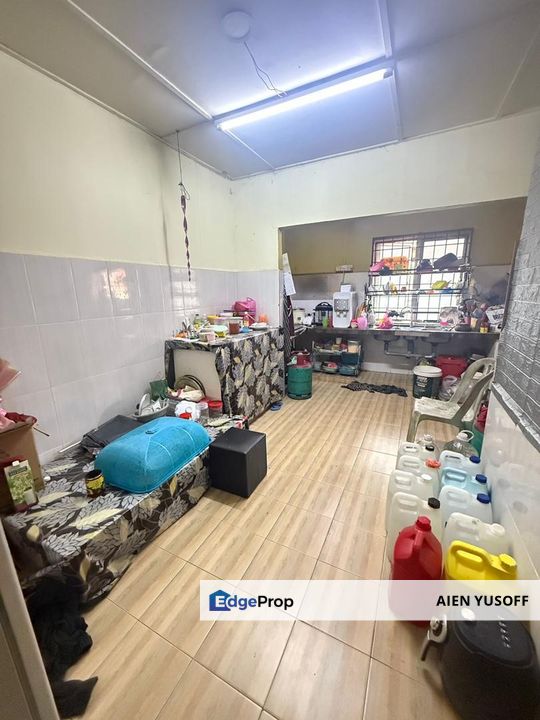 Teres Taman Sri Inderapura near to Indera Sempurna, Pahang, Kuantan