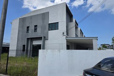 AMAN PLUS, PINGGIRAN PUTRA 3