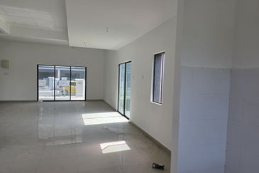 AMAN PLUS, PINGGIRAN PUTRA 3