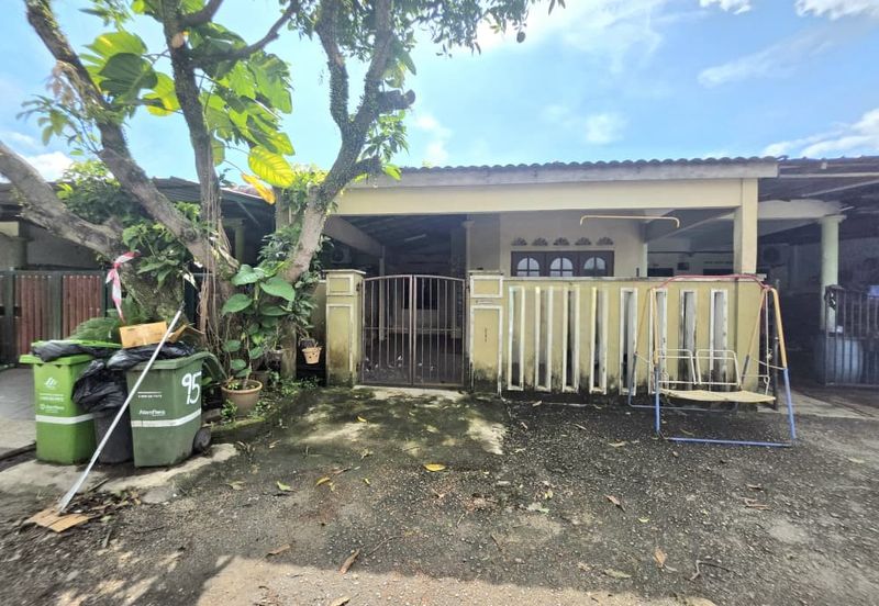 Teres Setingkat Seberang Balok near to Gebeng