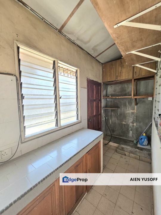 Teres Setingkat Seberang Balok near to Gebeng, Pahang, Balok