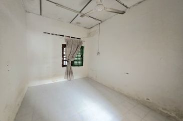 Teres Setingkat Seberang Balok near to Gebeng