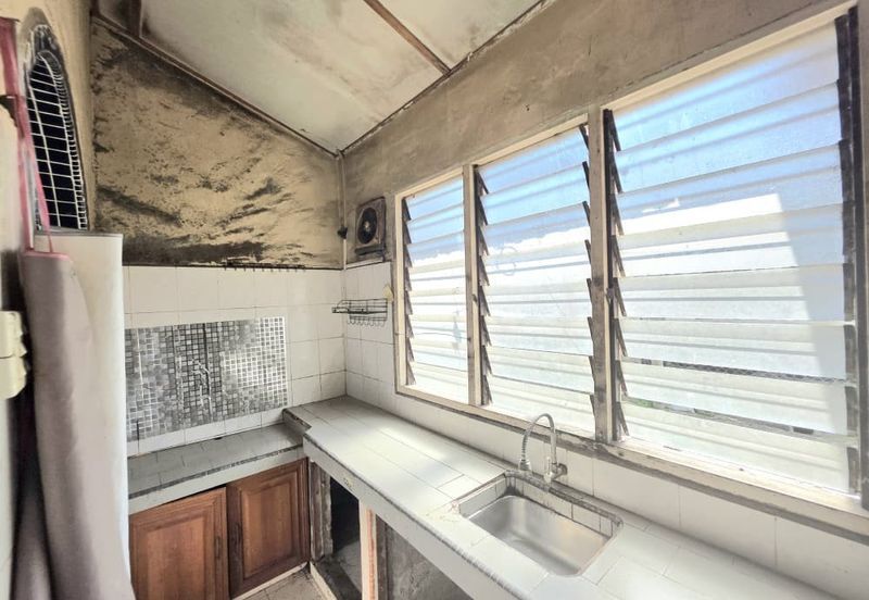 Teres Setingkat Seberang Balok near to Gebeng