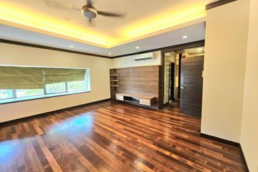 Banglo link 3 Tingkat Taman Forest & Hill Pelindung