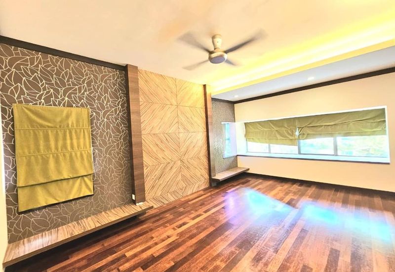 Banglo link 3 Tingkat Taman Forest & Hill Pelindung