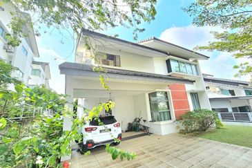 Banglo link 3 Tingkat Taman Forest & Hill Pelindung