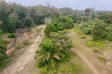Tanah 1.5 ekar  Tepi Pantai Chendor Kuantan