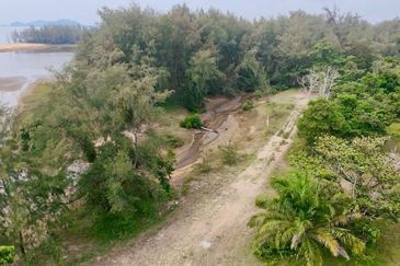 Tanah 1.5 ekar  Tepi Pantai Chendor Kuantan