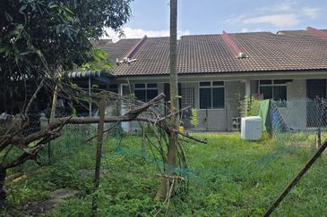 TAMAN DAHLIA (PECAHAN LOT 5597)