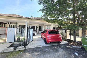 TAMAN DAHLIA (PECAHAN LOT 5597)