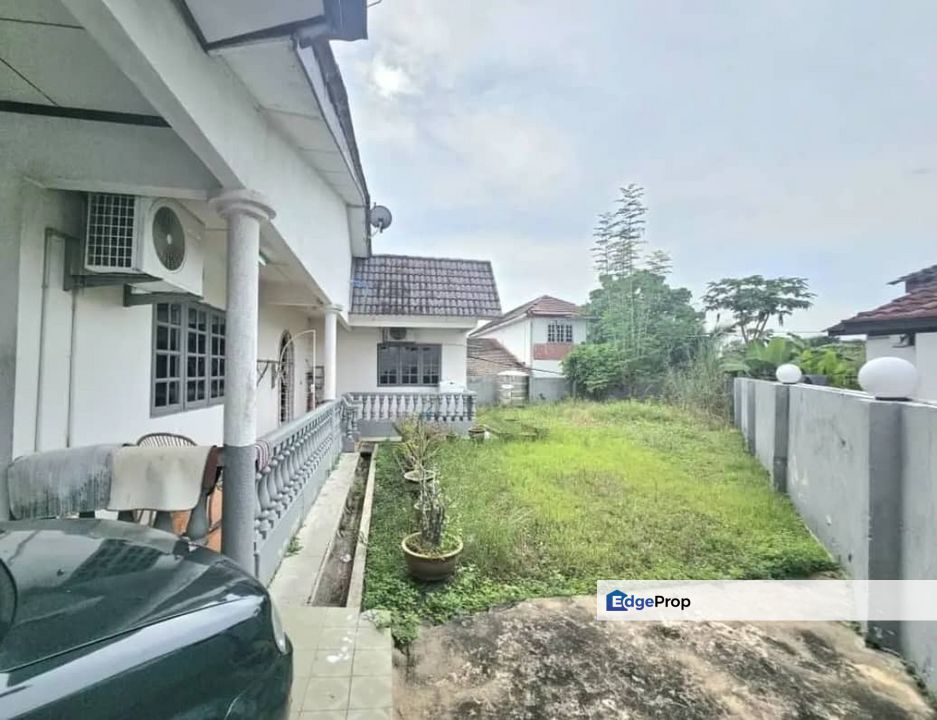 END LOT WITH BIG LAND TERES 1 TAMAN BUKIT BENDERA, MENTAKAB, Pahang, Mentakab