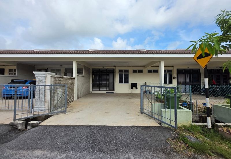 Teres Setingkat Taman Inderapura Jaya, Kuantan.