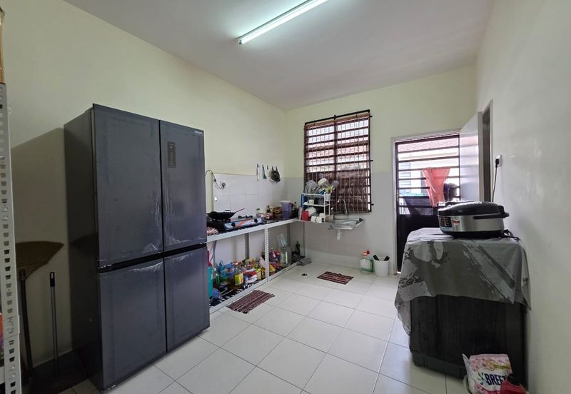 Teres Setingkat Taman Inderapura Jaya, Kuantan.