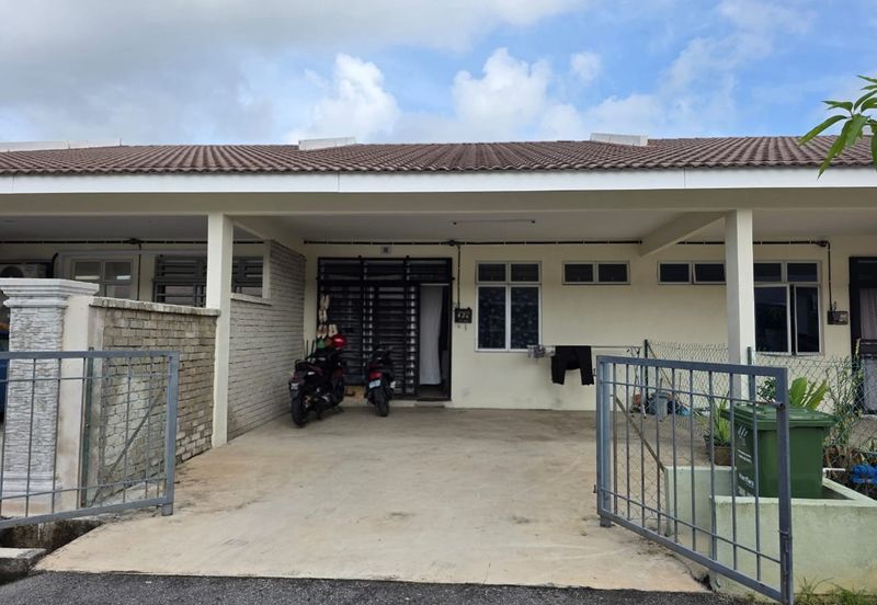 Teres Setingkat Taman Inderapura Jaya, Kuantan.