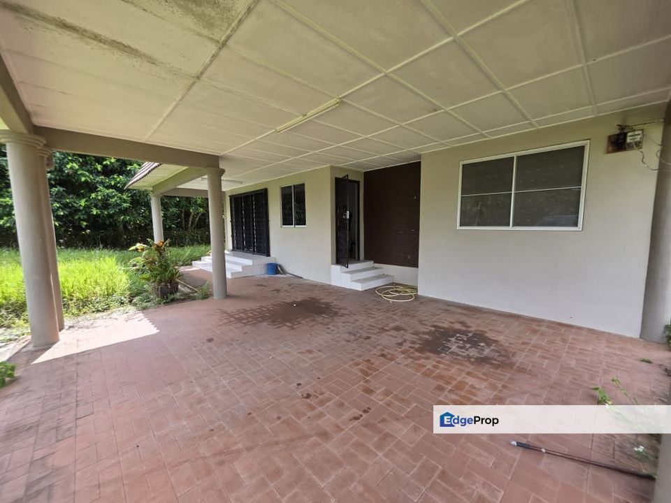 <Tanah Suku Ekar> Banglo Jalan Rompin Lama Pekan, Pahang, Pekan