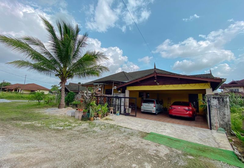 Kampung Padang Midin