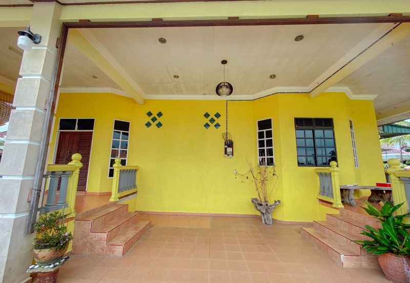 Kampung Padang Midin