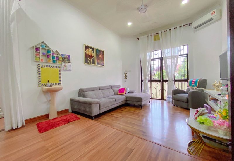 Kampung Padang Midin