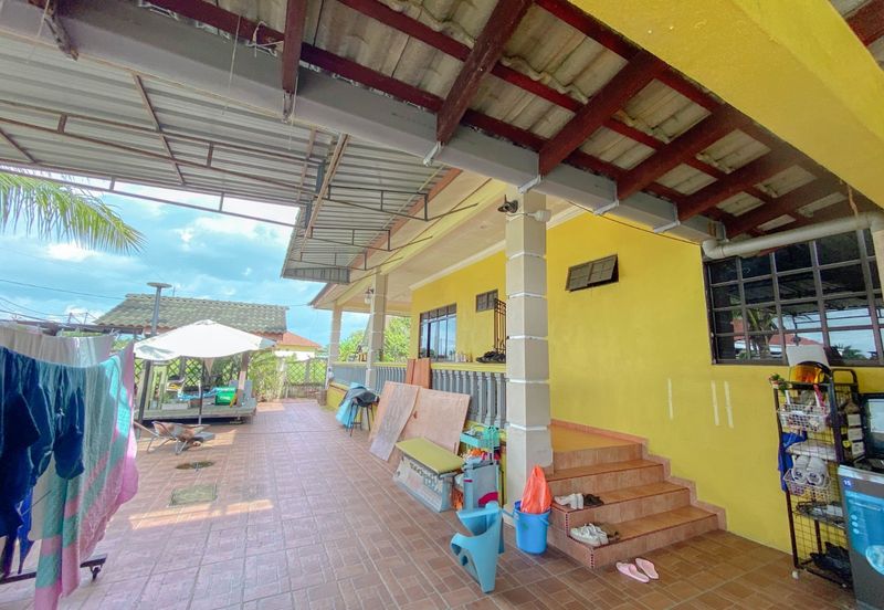 Kampung Padang Midin