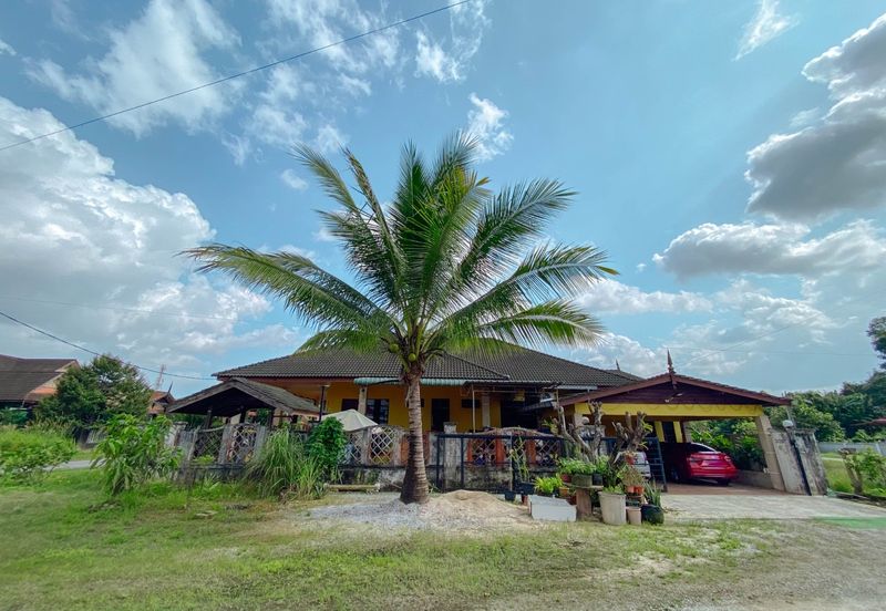 Kampung Padang Midin