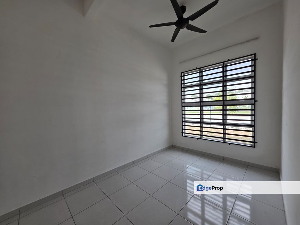 *Untuk Disewa & Kemasukan Segera*


<Unit Baru> Corner  Semi-D Setingkat Taman Kempadang Perdana 1, Sebelah Berjaya Permai, Kuantan, Pahang, Kuantan