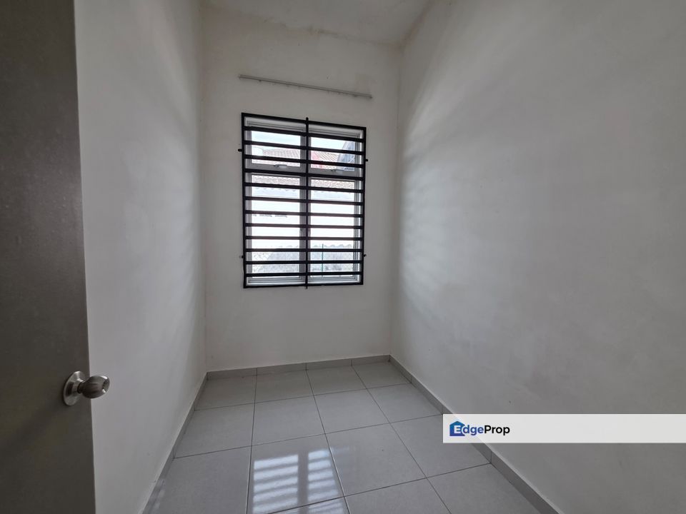 *Untuk Disewa & Kemasukan Segera*


<Unit Baru> Corner  Semi-D Setingkat Taman Kempadang Perdana 1, Sebelah Berjaya Permai, Kuantan, Pahang, Kuantan