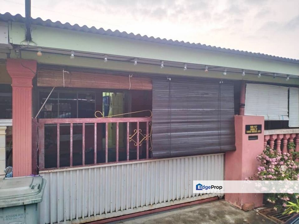 RUMAH TERES SETINGKAT TAMAN MENTIGA JAYA (fully renovate), Pahang, Pekan