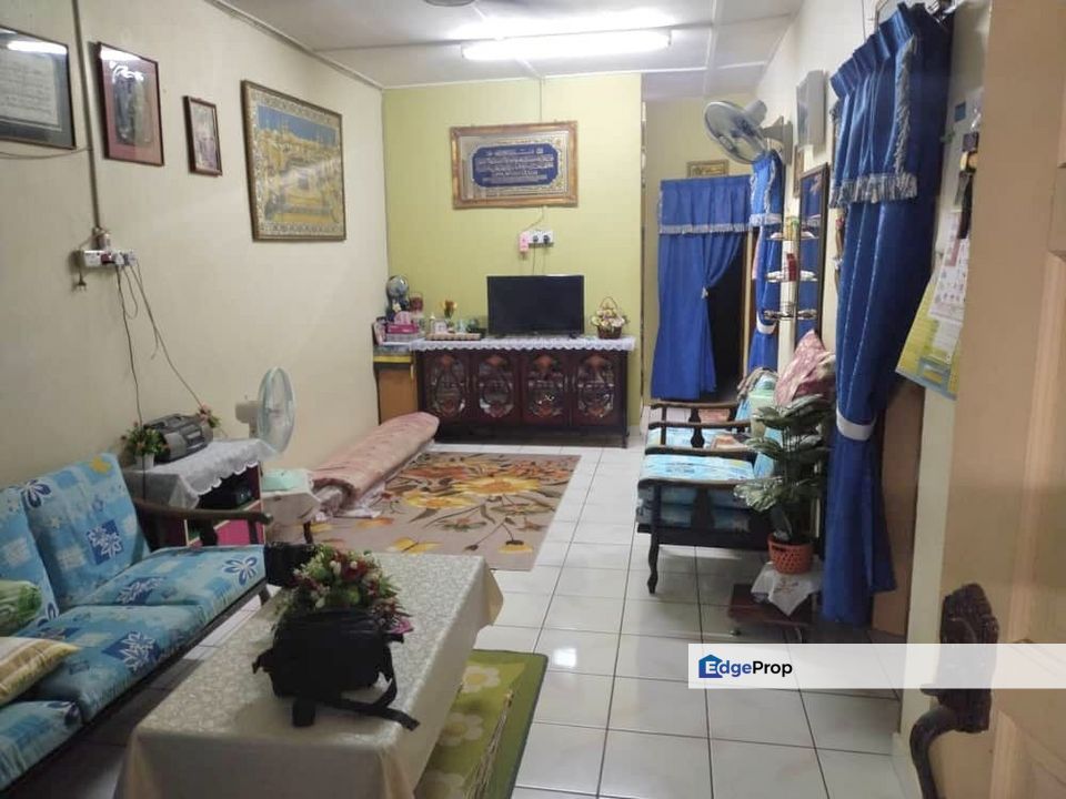 RUMAH TERES SETINGKAT TAMAN MENTIGA JAYA (fully renovate), Pahang, Pekan