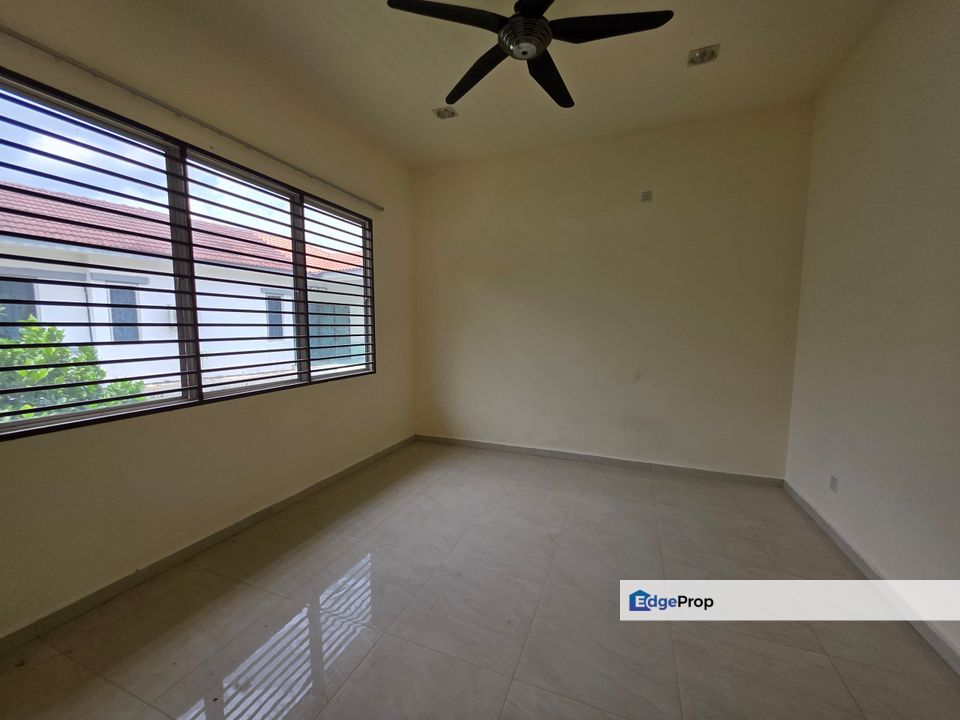 <Dekat Tasek> 
SEMI D 2 TINGKAT P1 KOTASAS , Pahang, Kuantan