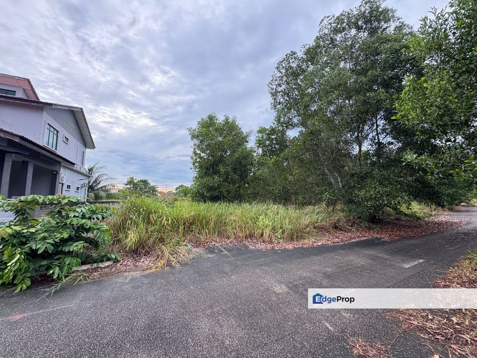 Tanah Lot Banglo Bandar Putra Kuantan, Pahang, Kuantan