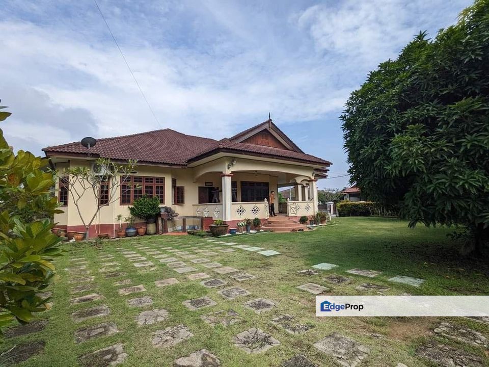 Rumah Banglo Setingkat  Di Taman Chendering Utama Sebelah Istana Syarqiyyah Untuk Dijual, Terengganu, Kuala Terengganu