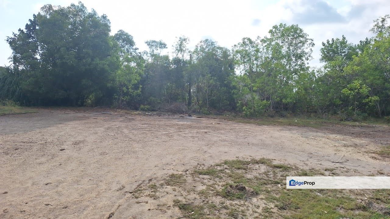 Tanah Lot Banglo di Kg Rengit,Paka, Terengganu, Paka