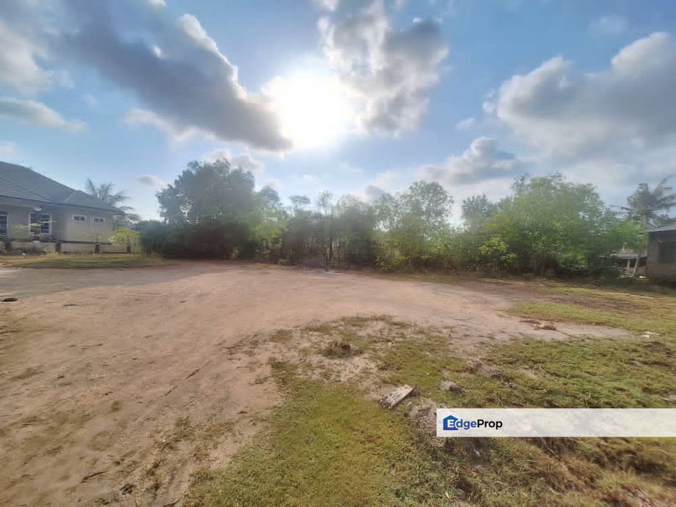 Tanah Lot Banglo di Kg Rengit,Paka, Terengganu, Paka