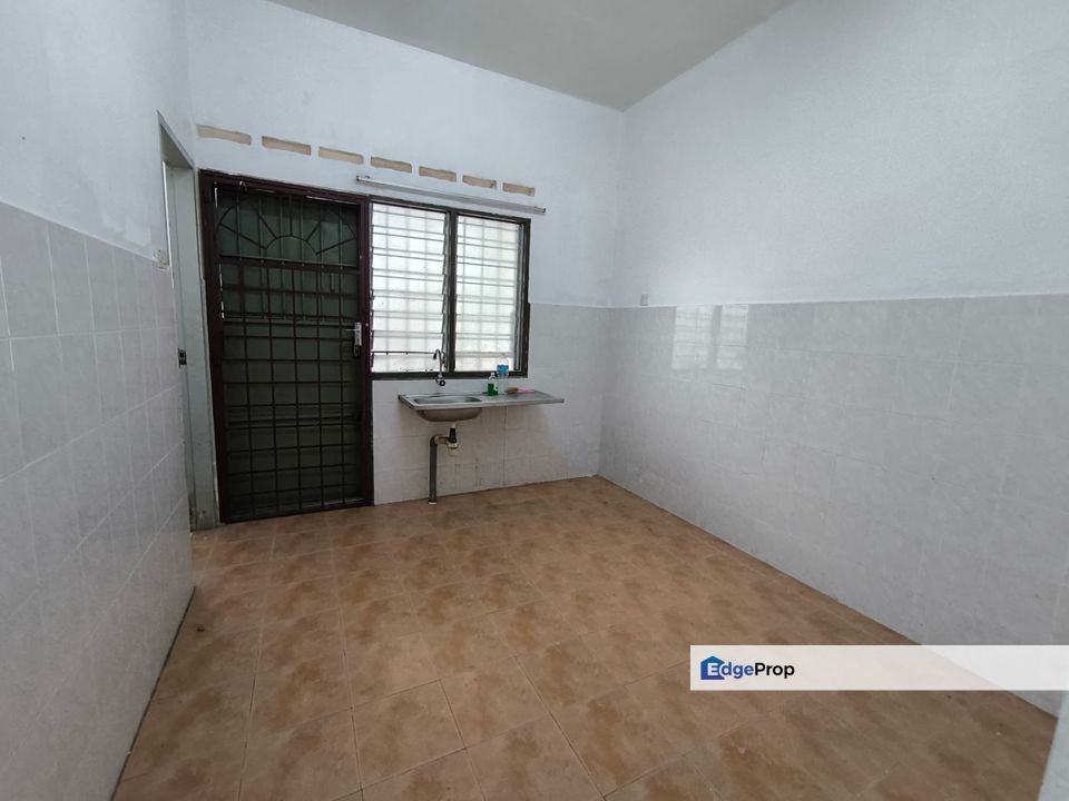 Teres 2 Tingkat Di Taman Seberang Temerloh, Pahang, Temerloh