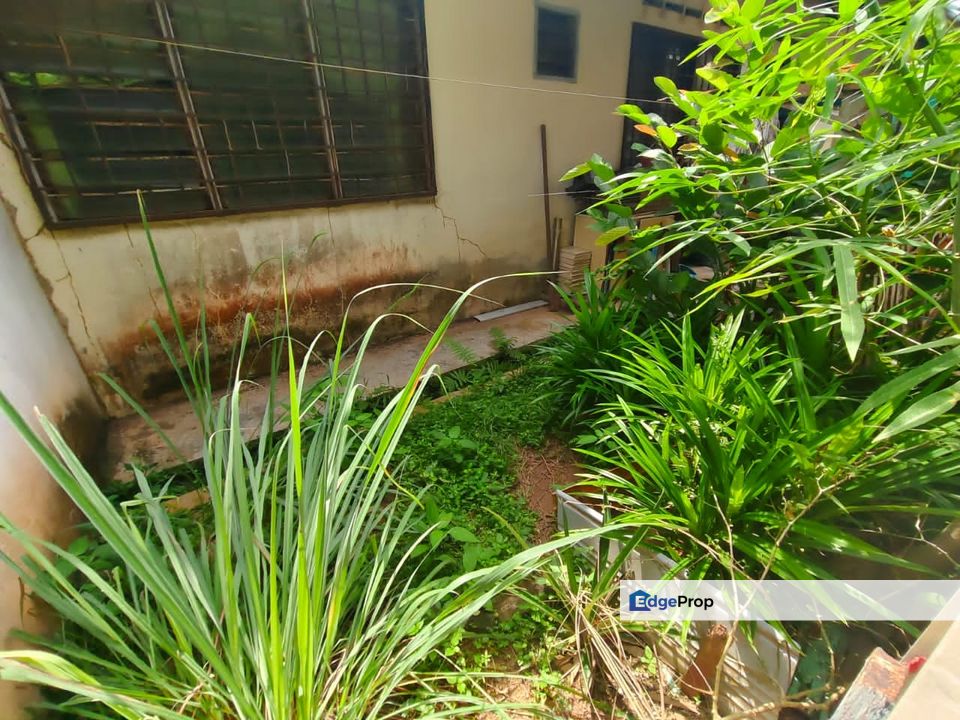 Teres Setingkat di Taman Emas Sri Jaya Maran,Pahang, Pahang, Maran Mengkarak