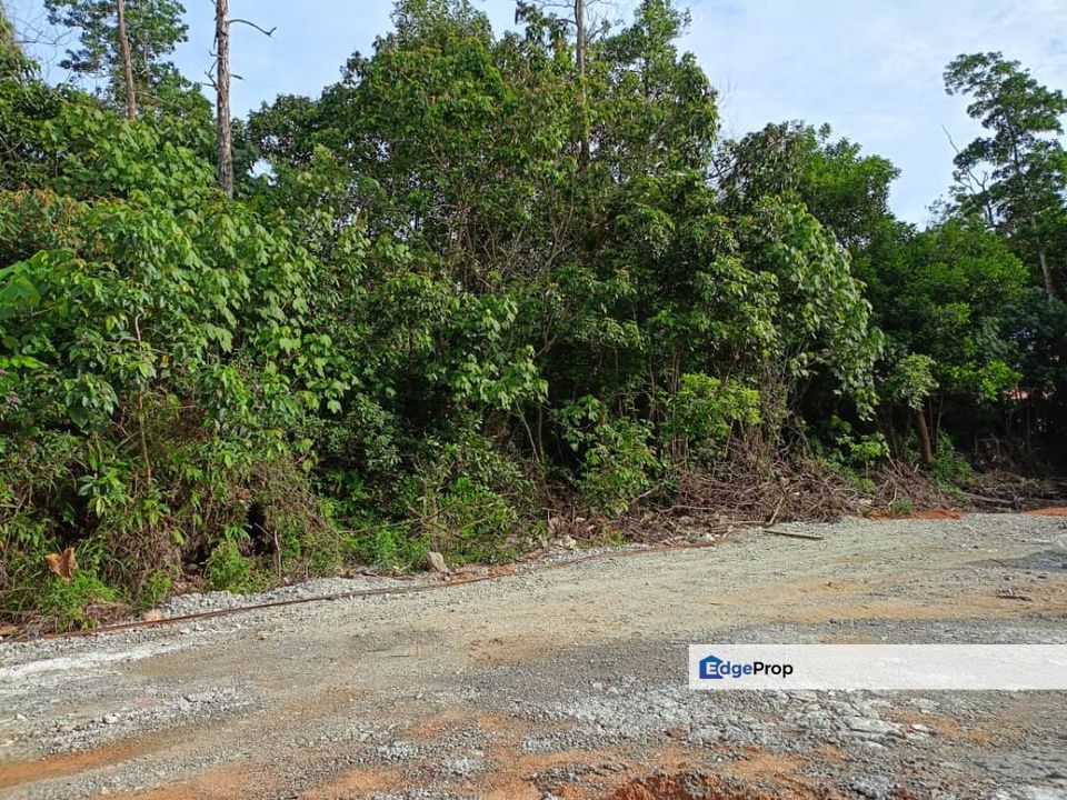 Tanah Lot Banglo Chendering, sebelah Pandan Makmur Bypass Kuantan, Pahang, Kuantan