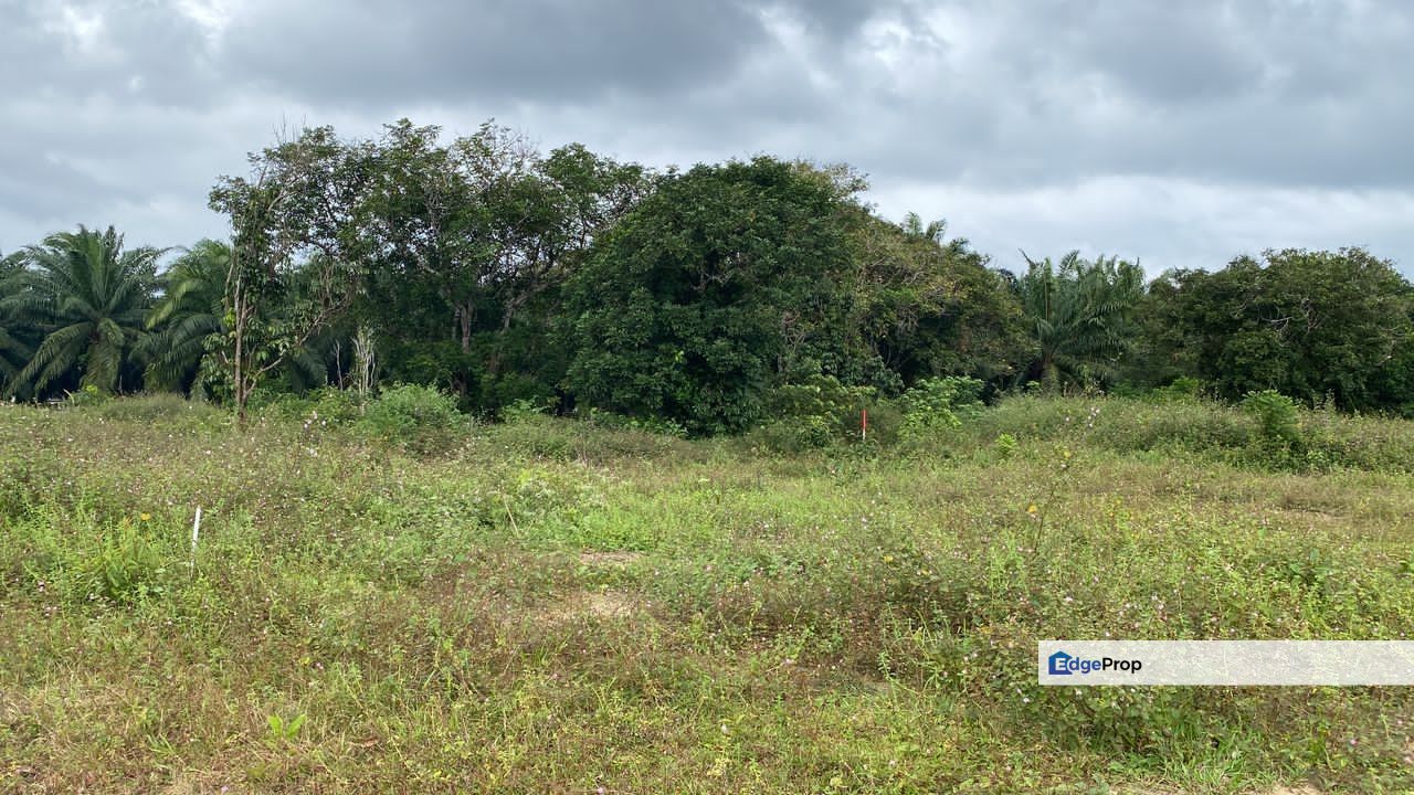 Tanah Lot Banglo di Bukit Goh Kuantan Berhampiran Kotasas , Pahang, Kuantan
