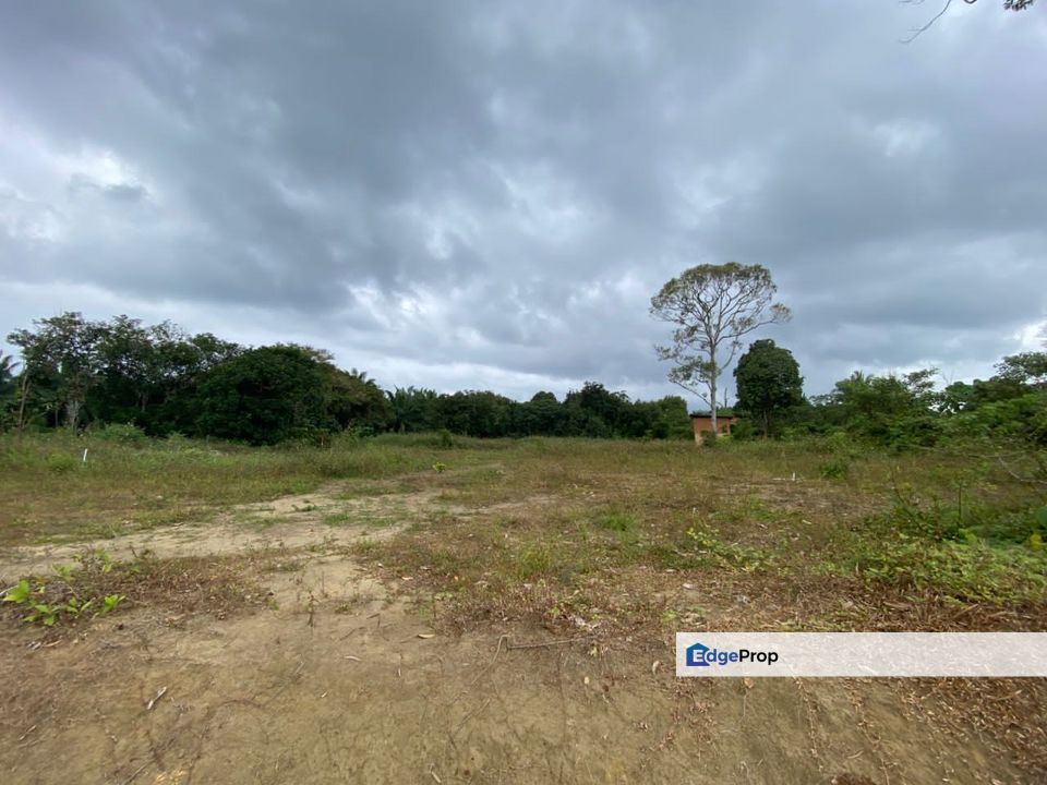Tanah Lot Banglo di Bukit Goh Kuantan Berhampiran Kotasas , Pahang, Kuantan