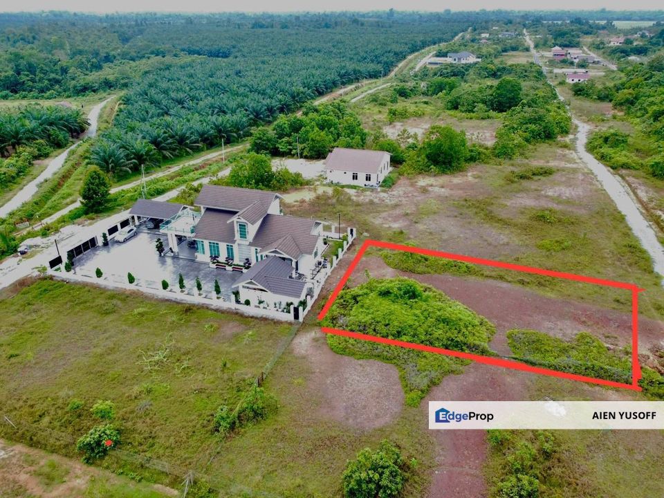 Tanah Lot Bangunan bebas banjir di Pulau Tawar Jerantut, Pahang, Jerantut