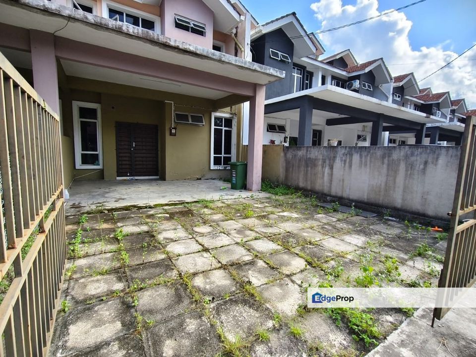 Rumah Teres 2 Tingkat Below MV Di Kampung Cacar Paka Terengganu, Terengganu, Paka