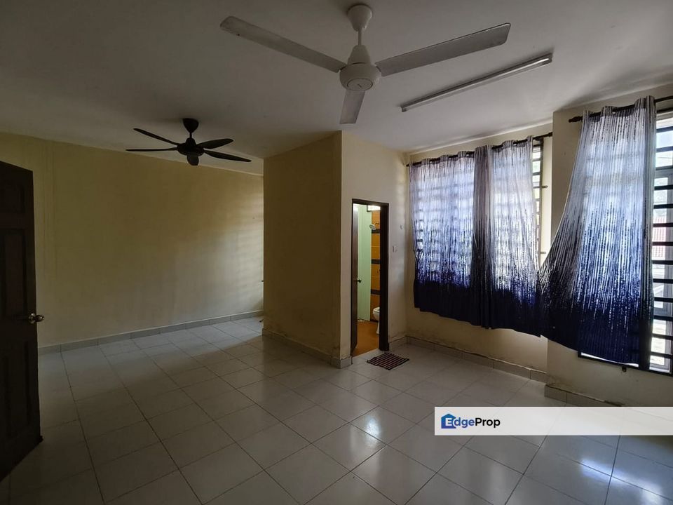 Rumah Teres 2 Tingkat Below MV Di Kampung Cacar Paka Terengganu, Terengganu, Paka