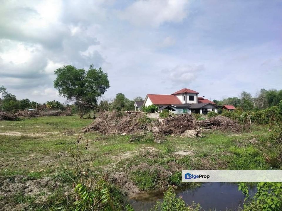 Tanah Lot Banglo Berhampiran Kemudahan Di Kampung Bukit Palas,Cherating,Kuantan Pahang, Pahang, Kuantan
