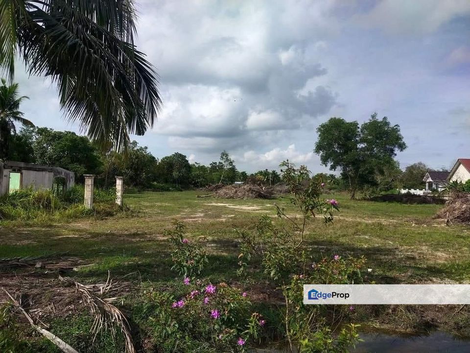 Tanah Lot Banglo Berhampiran Kemudahan Di Kampung Bukit Palas,Cherating,Kuantan Pahang, Pahang, Kuantan