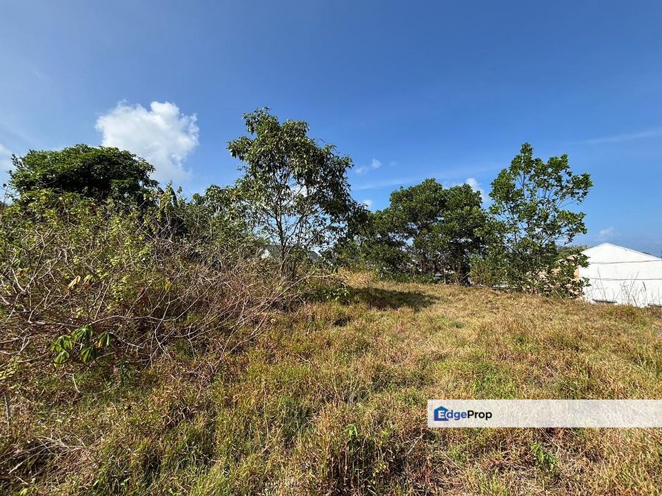Tanah Lot Banglo di Kampung Penunjuk, Kijal Kemaman, Terengganu, Kijal